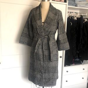 Kimono style trench coat with waist tie belt size Large